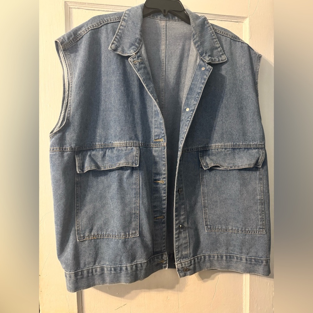 Oversize denim vest